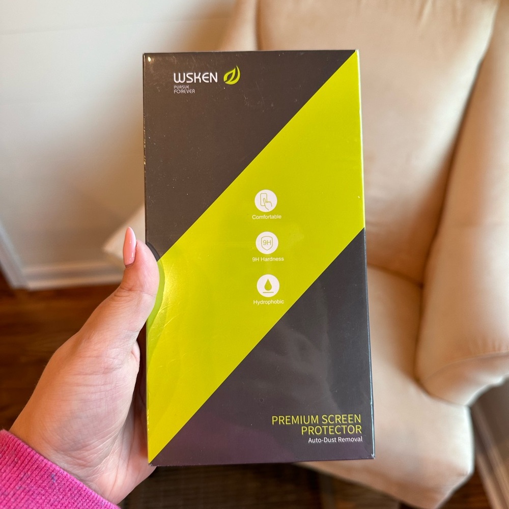 iPhone 14 pro max screen protector